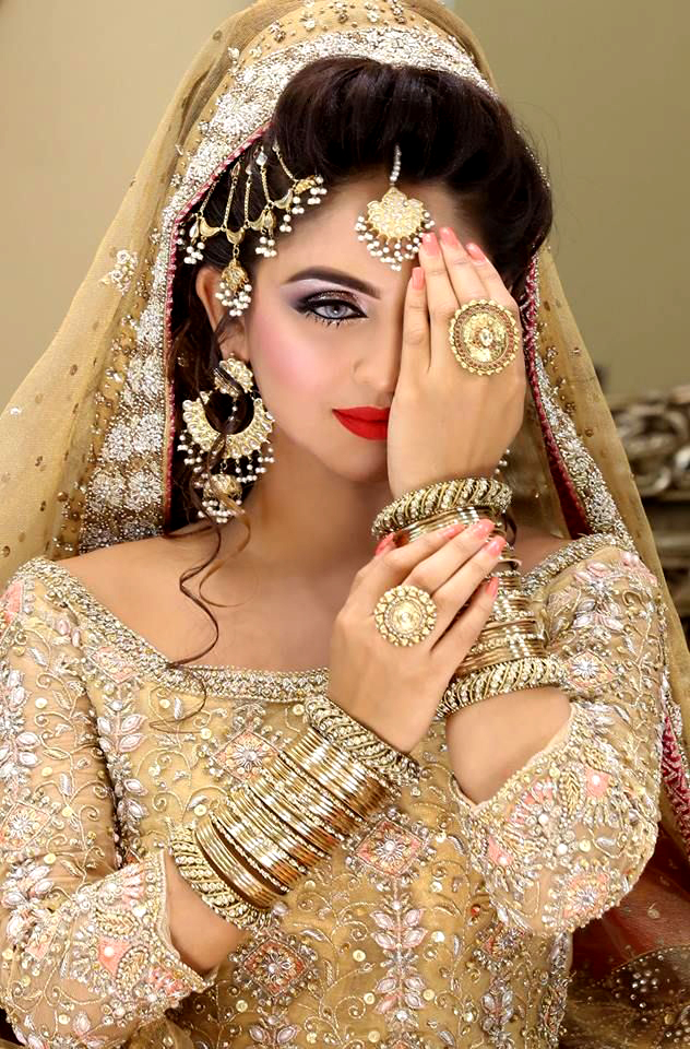 Best Makeup Courses Salon In trikuta nagar